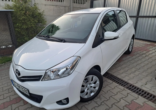 Toyota Yaris cena 25900 przebieg: 152000, rok produkcji 2012 z Świebodzice małe 211